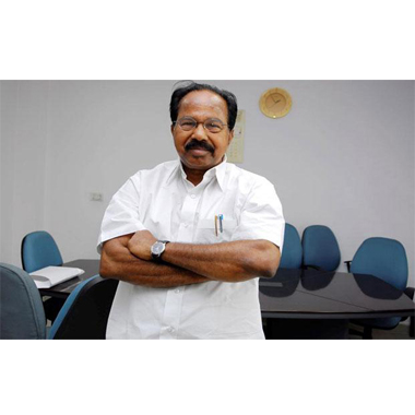 Moily leaves ONGC, OilMin, DGH in the lurch